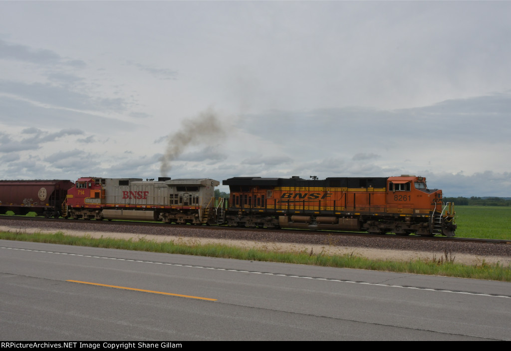 BNSF 8261